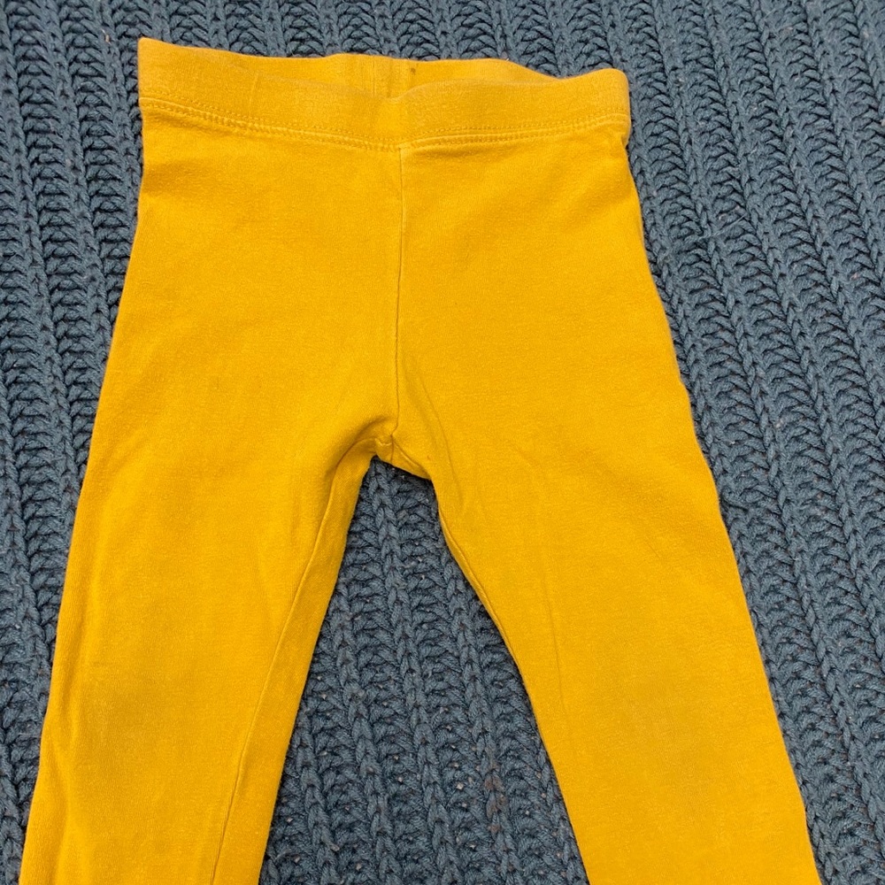 Old navy yellow leggings